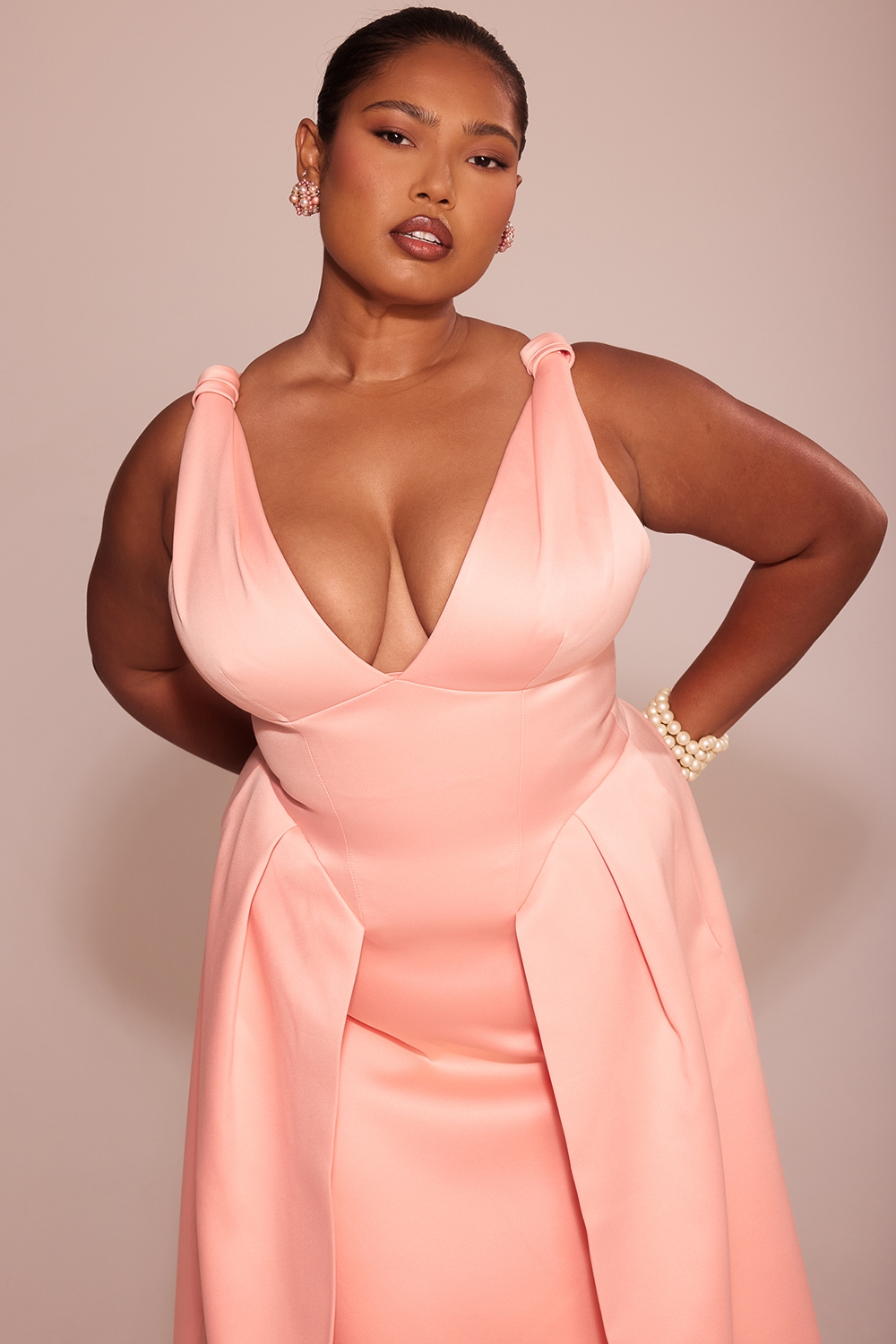 Paloma  Peach Satin Pleated Midi Dress — image 9