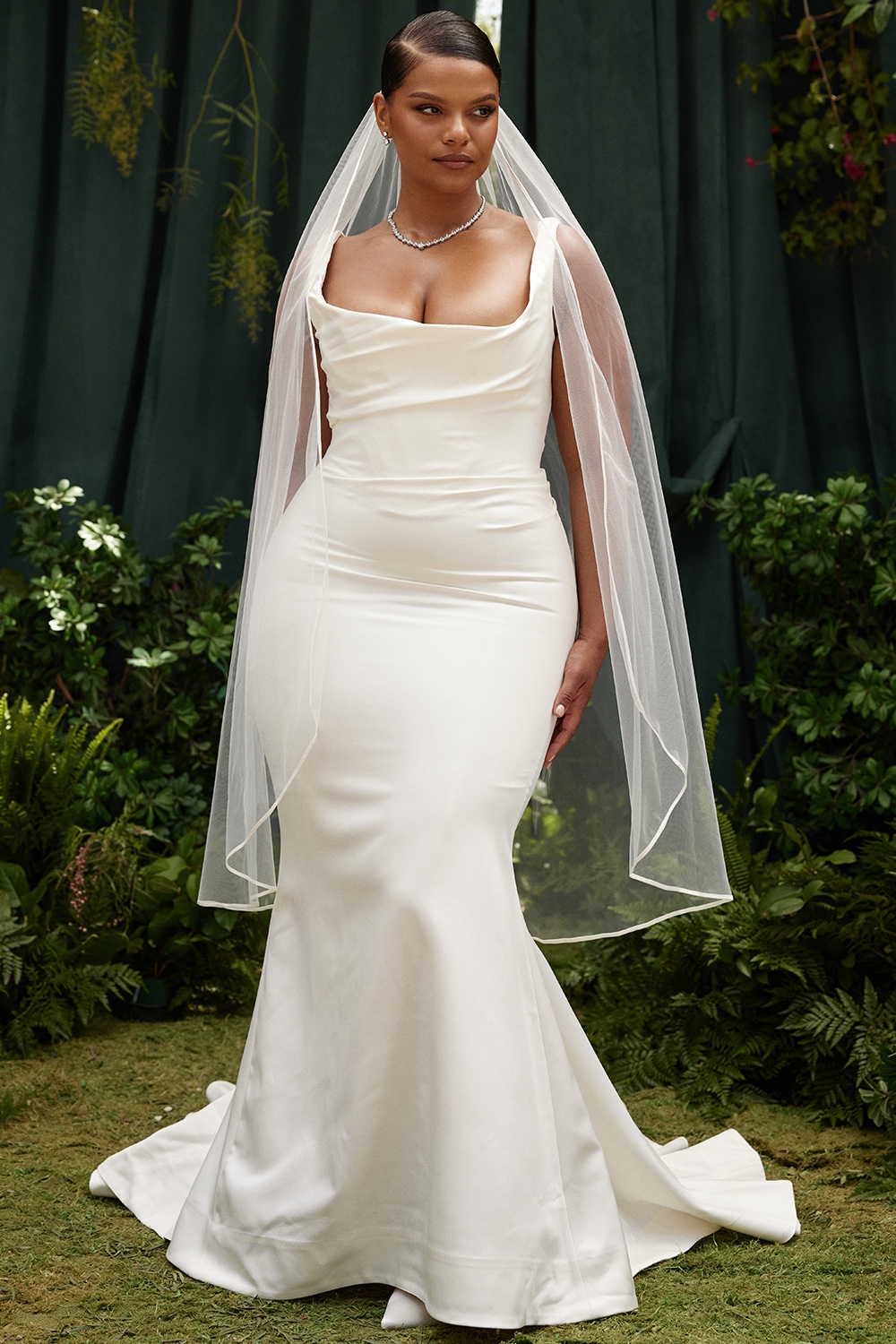 Simone  White Soft Tulle Veil — image 16